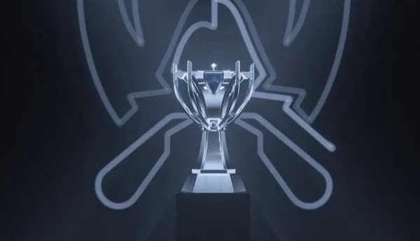 汤圆狼母梦孔大家齐不如玩滑板鞋，加入时代青年联盟TT来击败 Royal Never Give Up