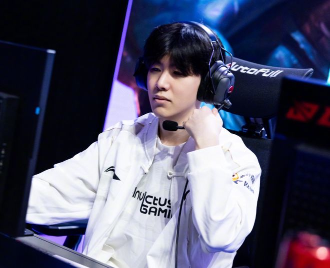 Bilibili Gaming vs AL赛前数据前瞻：双方中单是中后期团战的关键胜负手