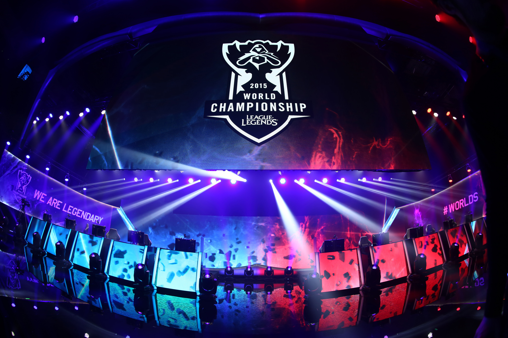 西门薇古丝成奇兵 Uzi女警暴力输出 Uzi队打破Icon队不败金身