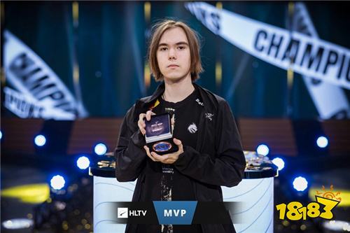 队员亲自官宣：线上赛之王宣告解散