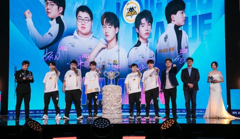 Zeus 生日快乐🎂 Hanwha Life Esports 官方： 让我们一起庆祝 Zeus 的生日